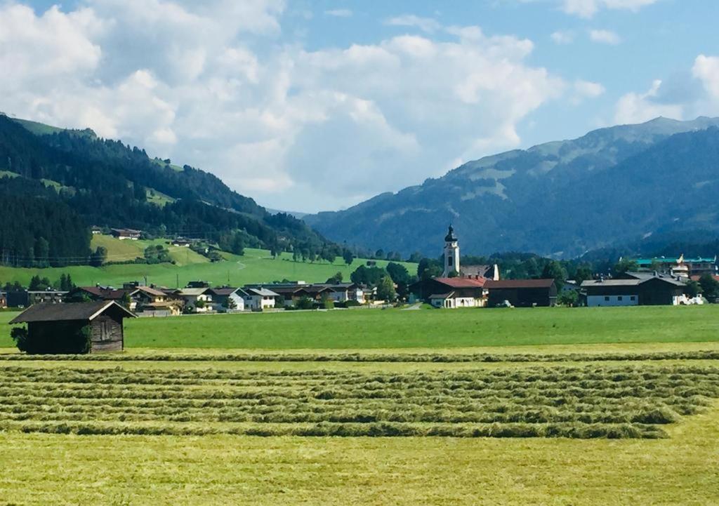 Ferienwohnung Dahoam By Tani Oberndorf in Tirol Exterior foto